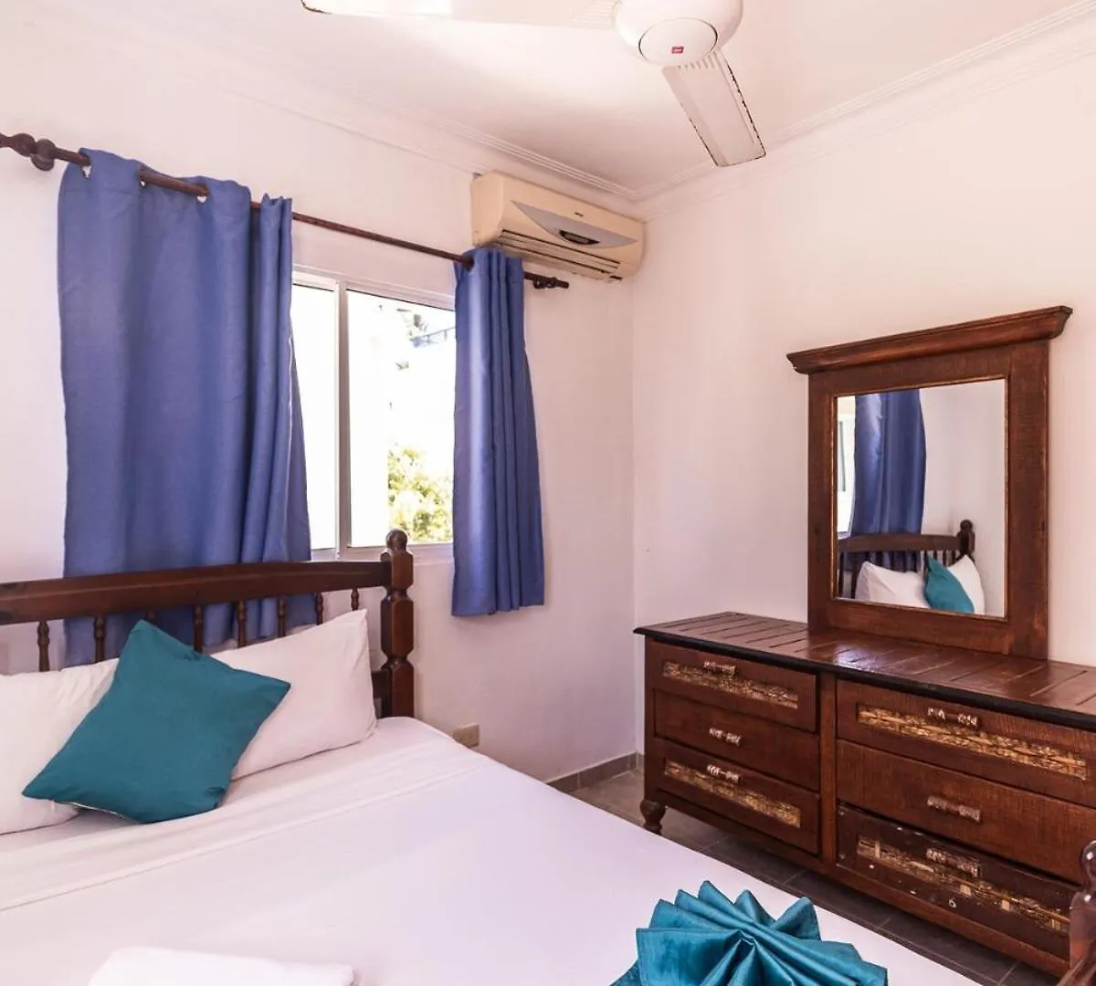 Hotel Las Rosas De Punta Cana Homestay
