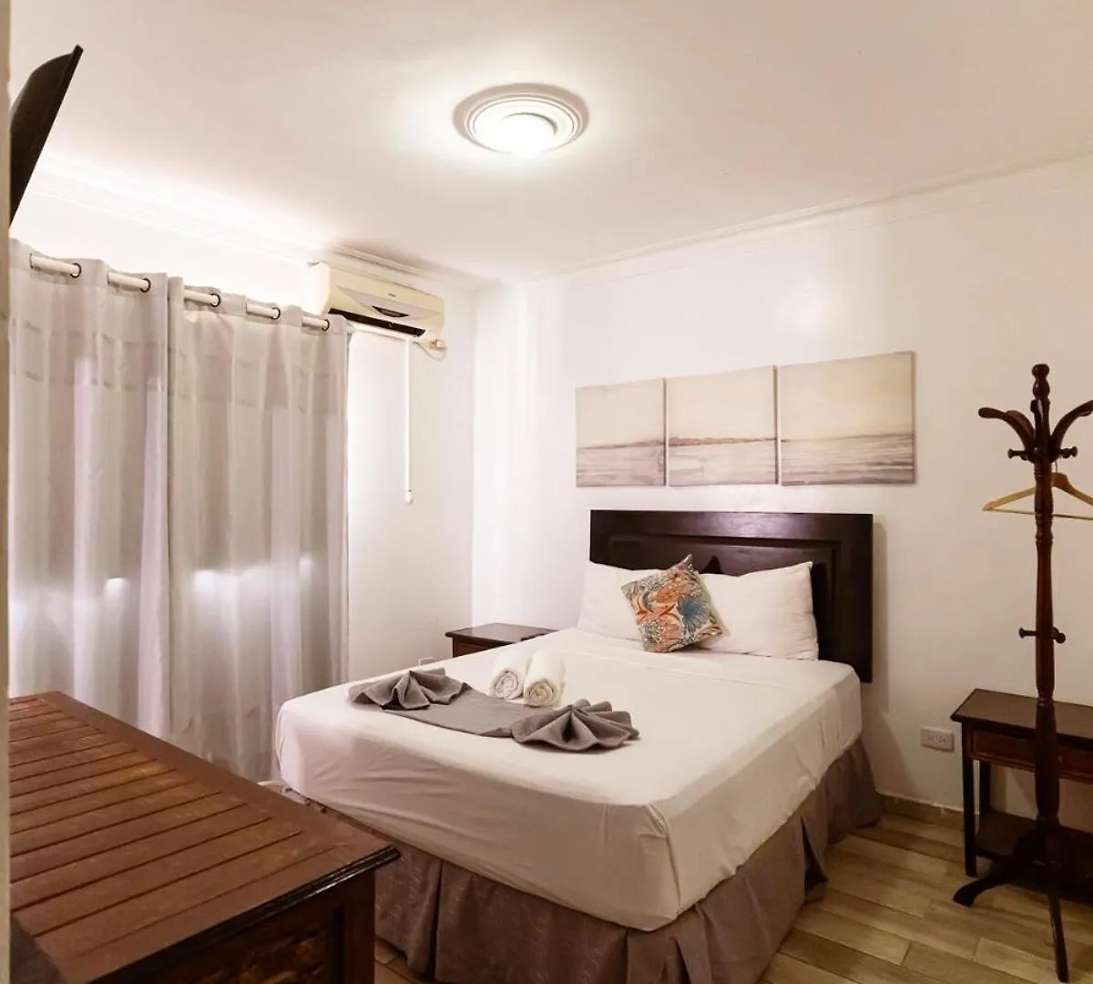Hotel Las Rosas De Punta Cana Homestay