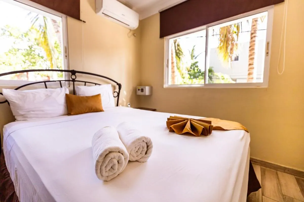 Hotel Las Rosas De Punta Cana Homestay